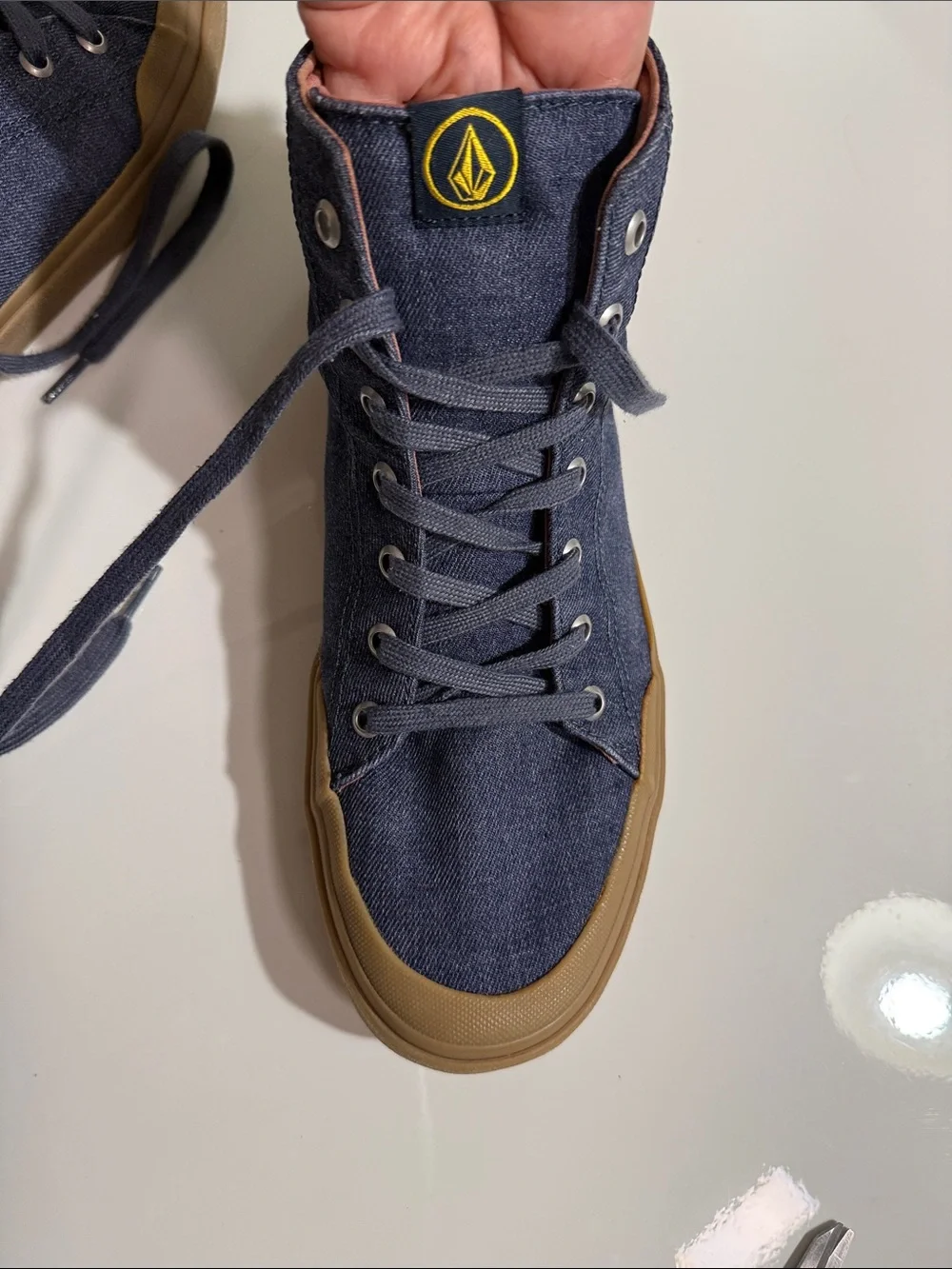 Volcom Men's High-Top Denim Sneakers in Navy and Gum Sz10